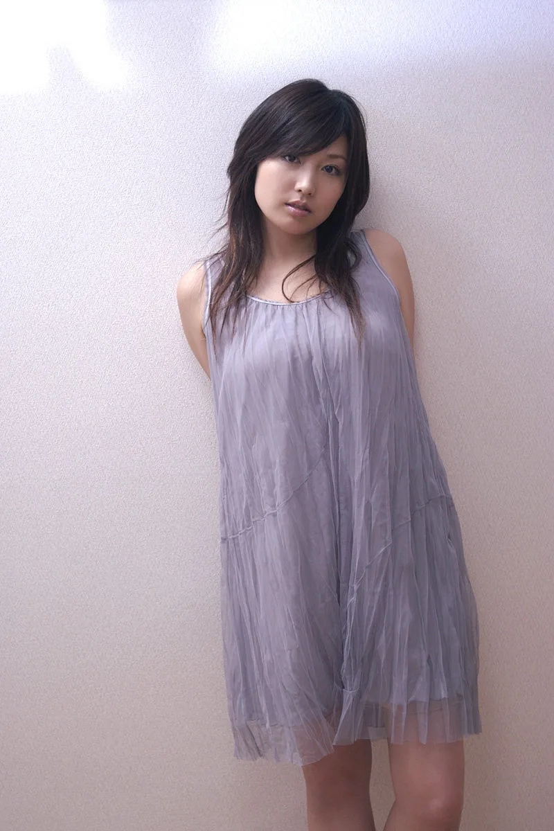 [Mặt trước] Sách ảnh "Chỉ Một Căn Phòng" của Yoko Mitsuya - 23